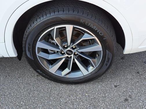 2022 Audi Q5 S line Premium Plus