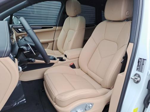 2026 Porsche Macan T