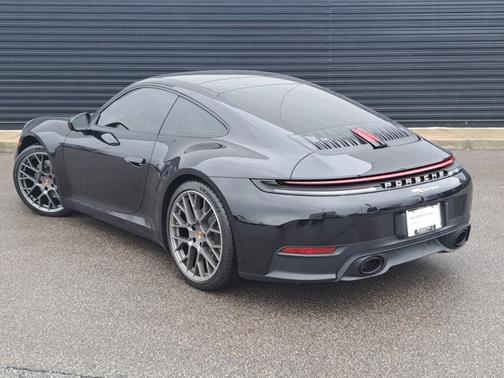 2025 Porsche 911 Carrera