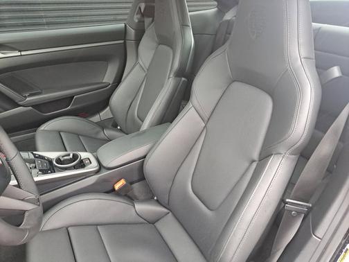 2025 Porsche 911 Carrera