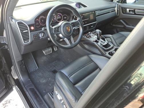 2021 Porsche Cayenne GTS