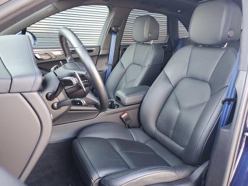 2022 Porsche Macan 4DR AWD