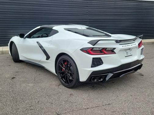 Arctic White 2024 Chevrolet Corvette 2LT