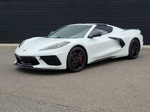 Arctic White 2024 Chevrolet Corvette 2LT
