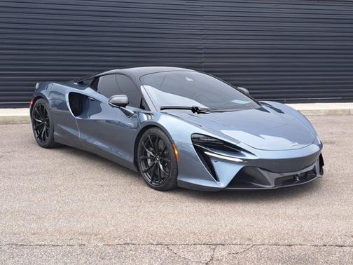 2024 McLaren Artura TechLux