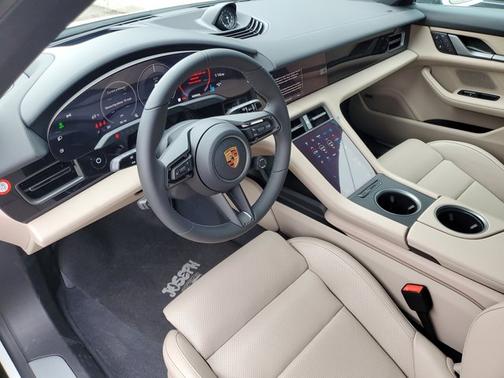 2025 Porsche Taycan