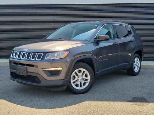 Granite Crystal Metallic Clearcoat 2019 Jeep Compass Sport
