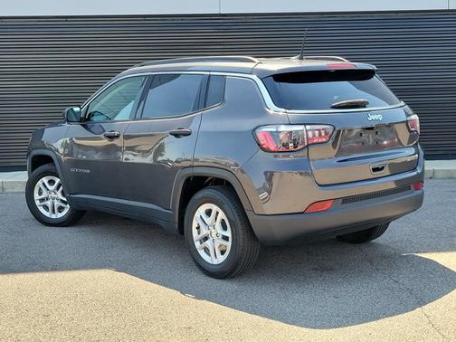 Granite Crystal Metallic Clearcoat 2019 Jeep Compass Sport