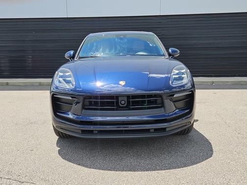 Night Blue Metallic 2023 Porsche Macan