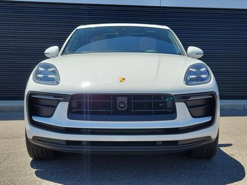 White 2023 Porsche Macan