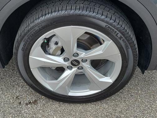 Daytona Gray Pearl Effect 2023 Audi Q5 S line Premium Plus