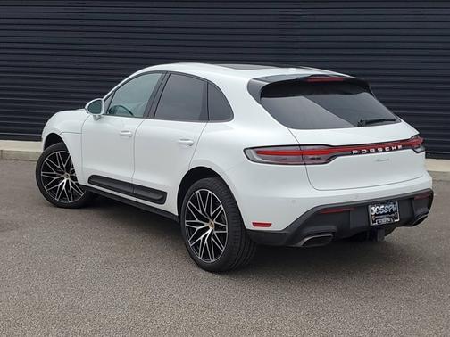 2025 Porsche Macan T
