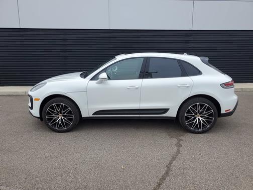 2025 Porsche Macan T