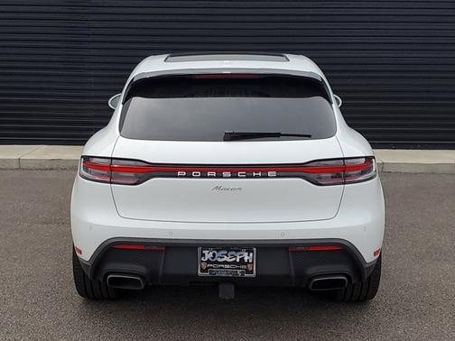 2025 Porsche Macan T
