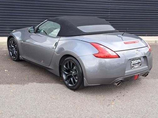 2017 Nissan 370Z Touring