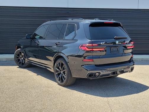 Black Sapphire Metallic 2024 BMW X7 M60i