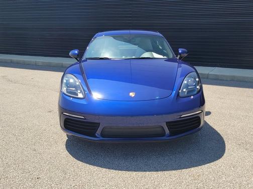 Gentian Blue Metallic 2024 Porsche 718 Cayman Style Edition