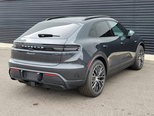 2024 Porsche Macan Electric 4