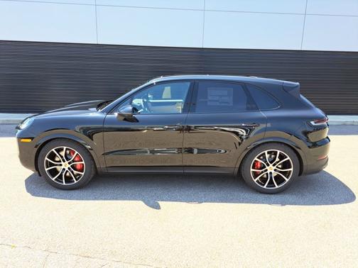 2025 Porsche Cayenne S