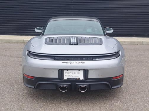 2025 Porsche 911 4 GTS