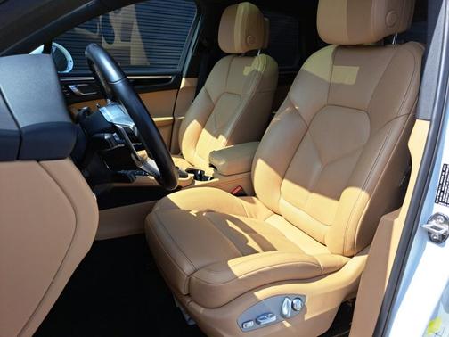 2018 Porsche Macan Base