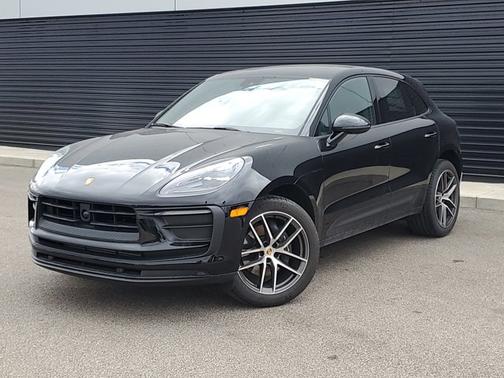 2024 Porsche Macan Base (PDK)