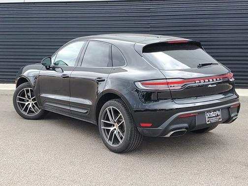 2024 Porsche Macan Base (PDK)