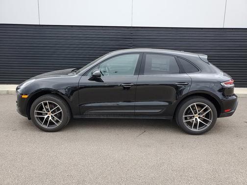 2024 Porsche Macan Base (PDK)