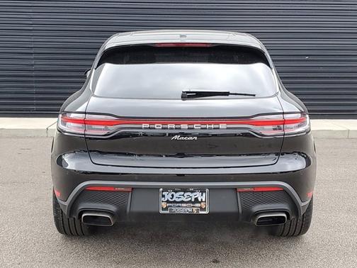 2024 Porsche Macan Base (PDK)