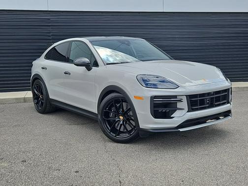 Chalk 2025 Porsche Cayenne Turbo GT