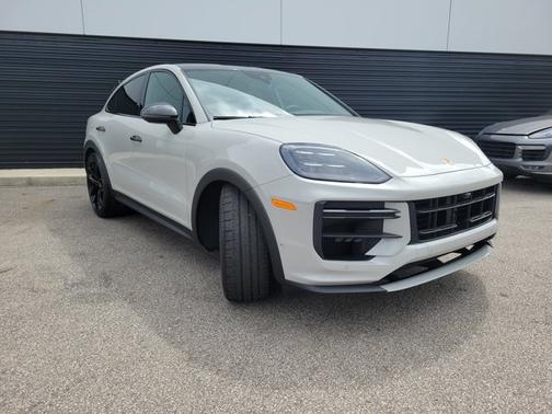 Chalk 2025 Porsche Cayenne Turbo GT