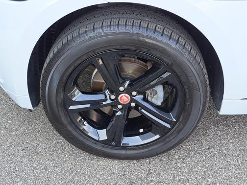 Yulong White Metalllic 2020 Jaguar F-PACE 25t Checkered Flag Limited Edition