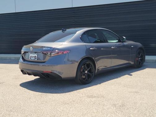 Vesuvio Gray Metallic 2024 Alfa Romeo Giulia Veloce