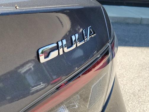 Vesuvio Gray Metallic 2024 Alfa Romeo Giulia Veloce