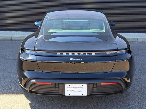 2022 Porsche Taycan 4DR