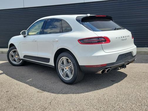 White 2016 Porsche Macan S