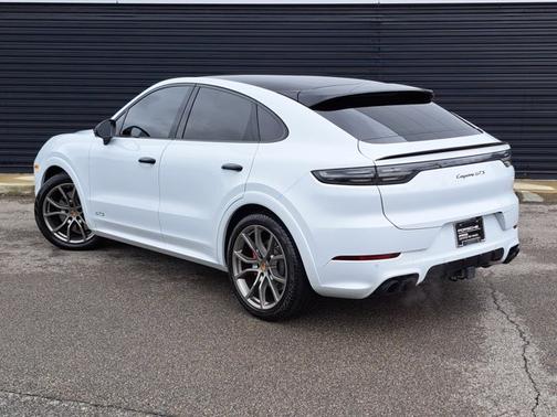 Carrara White Metallic 2022 Porsche Cayenne GTS