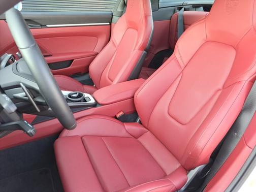 2023 Porsche 911 4 GTS