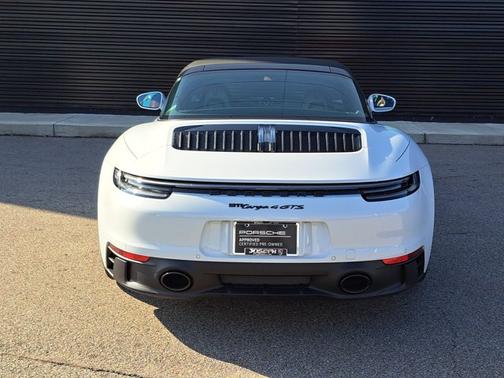 2023 Porsche 911 4 GTS