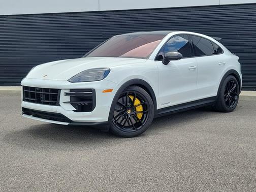 White 2024 Porsche Cayenne Turbo GT