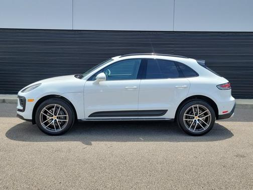Carrara White Metallic 2026 Porsche Macan