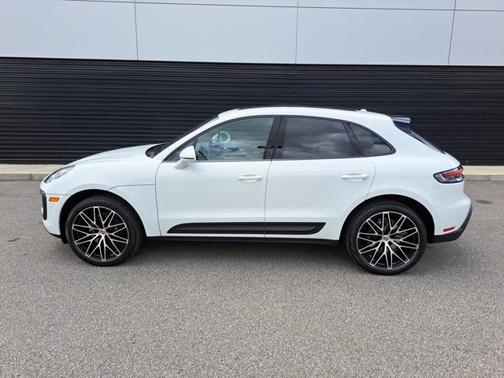 2022 Porsche Macan 4DR AWD