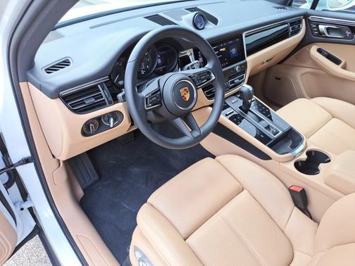 2022 Porsche Macan 4DR AWD