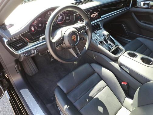 2022 Porsche Panamera 4S