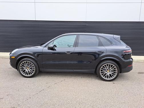 2022 Porsche Cayenne Platinum Edition
