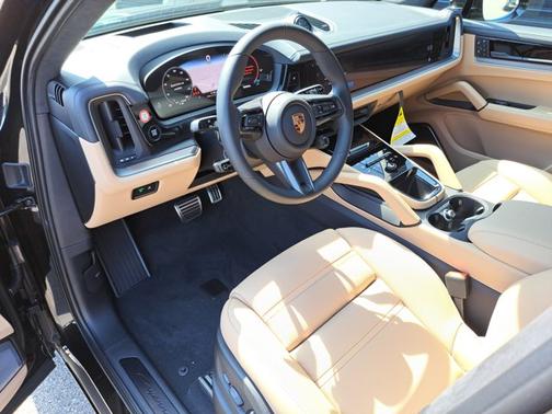 2025 Porsche Cayenne GTS