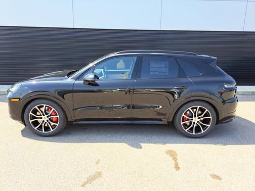 2025 Porsche Cayenne GTS