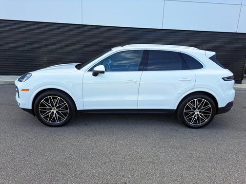 2024 Porsche Cayenne AWD