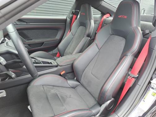 2024 Porsche 911 Carrera GTS