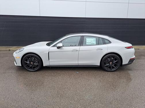 2026 Porsche Panamera 4